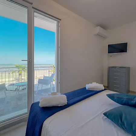 Sea-view Living | Double Space, Pure Ease By Host Hero Apartment