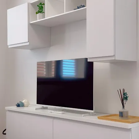 Apartment Sea-view Living | Double Space, Pure Ease By Host Hero *