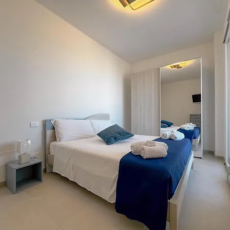Sea-view Living | Double Space, Pure Ease By Host Hero *