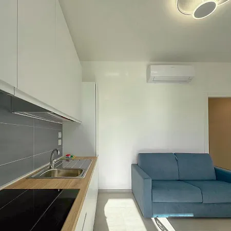 Sea-view Living | Double Space, Pure Ease By Host Hero *